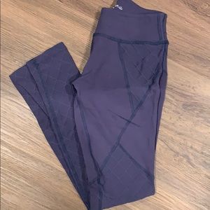 Beyond Yoga Navy side Quilt Leggings, Small
